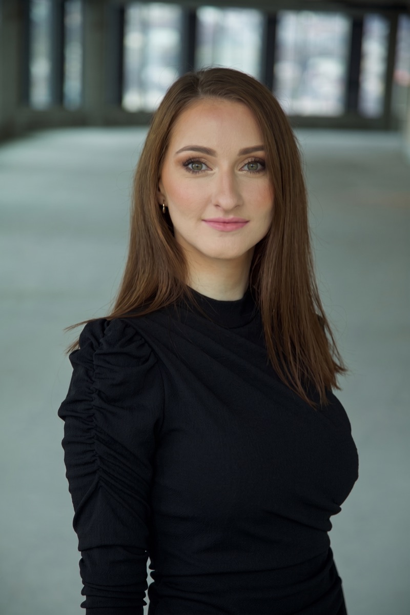 Mgr. Jana Králusová — kontaktný portrét